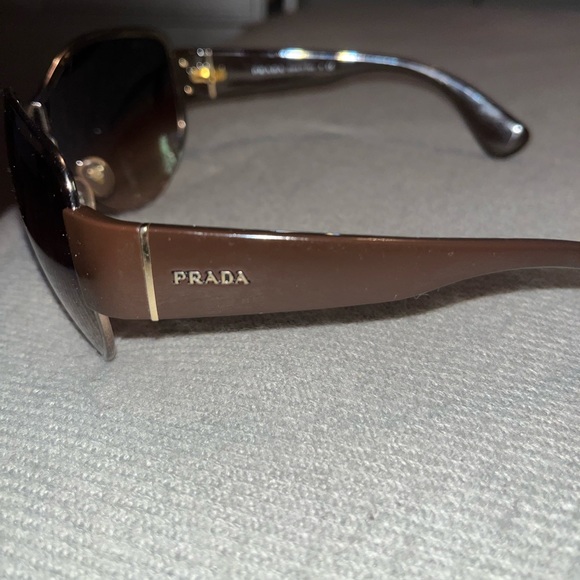 Prada vintage style shades - Picture 3 of 4